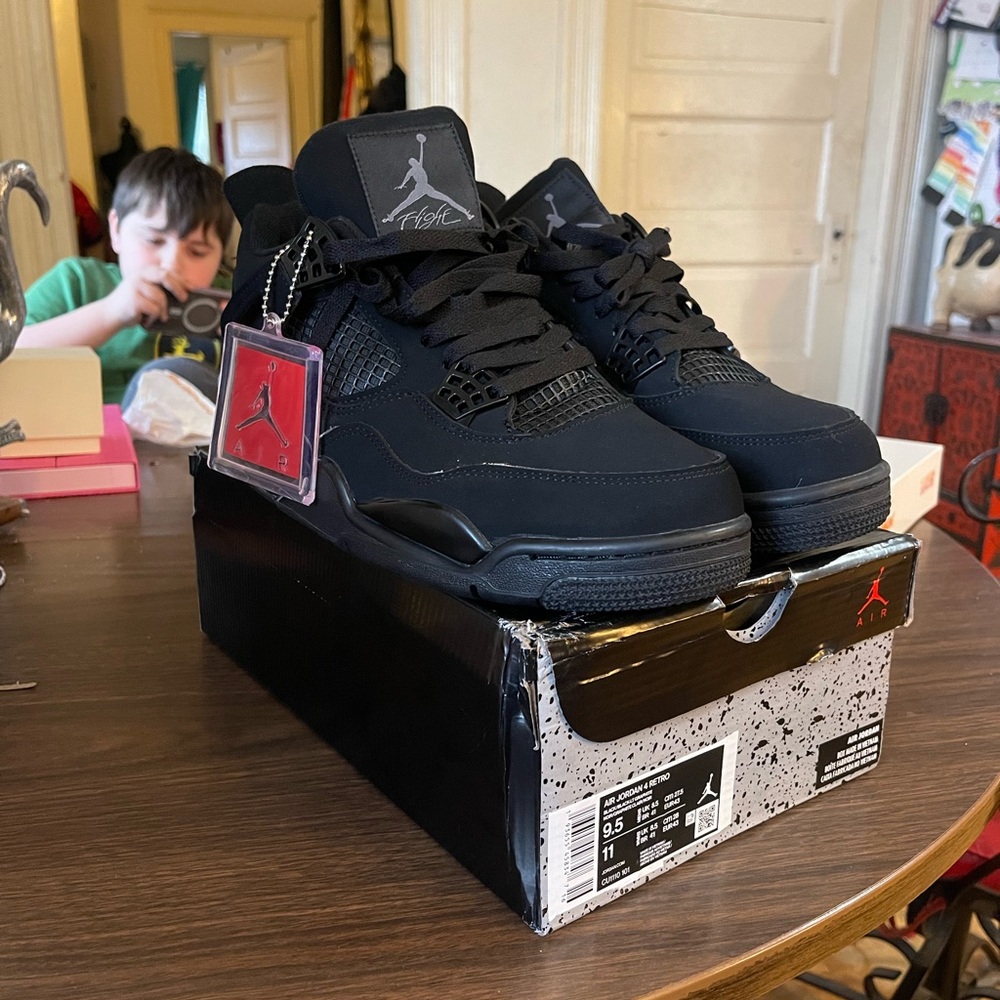 Jordan Men's Black and Gray Sneakers